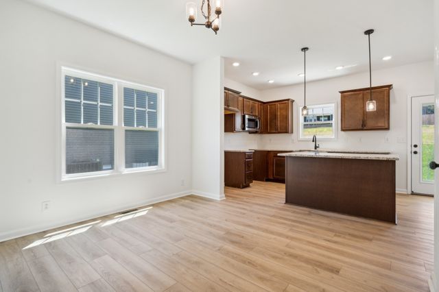 1425 Isaiah Dr, Clarksville, TN 37042