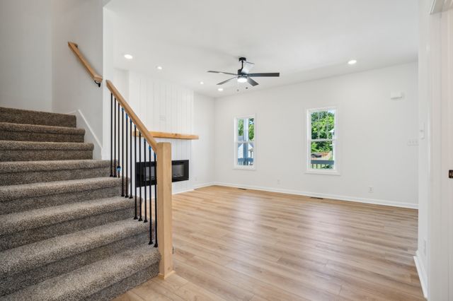 1425 Isaiah Dr, Clarksville, TN 37042