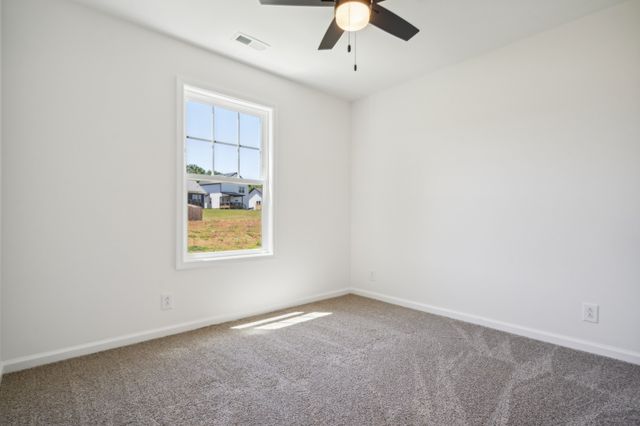 1425 Isaiah Dr, Clarksville, TN 37042