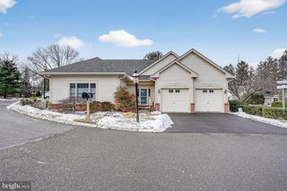 1 CONIFER CT, Princeton, NJ 08540