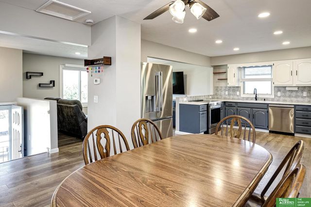 7721 S 42nd Street, Bellevue, NE 68147