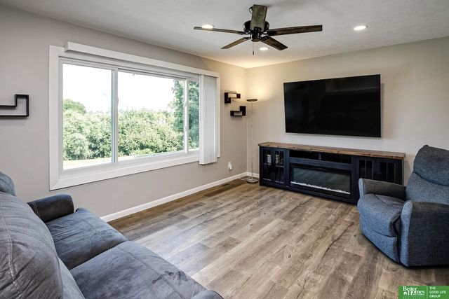 7721 S 42nd Street, Bellevue, NE 68147