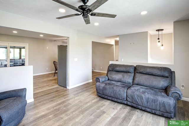 7721 S 42nd Street, Bellevue, NE 68147