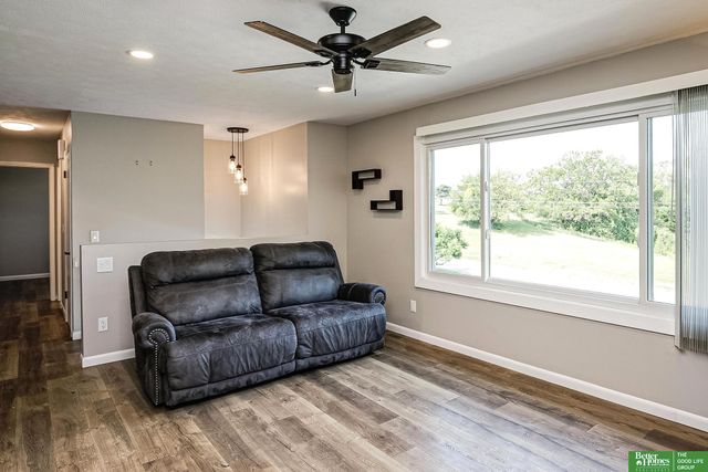 7721 S 42nd Street, Bellevue, NE 68147