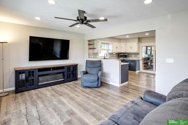 7721 S 42nd Street, Bellevue, NE 68147