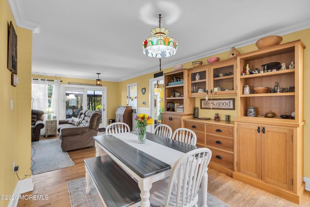 594 Robinhood Road, Brick, NJ 08724