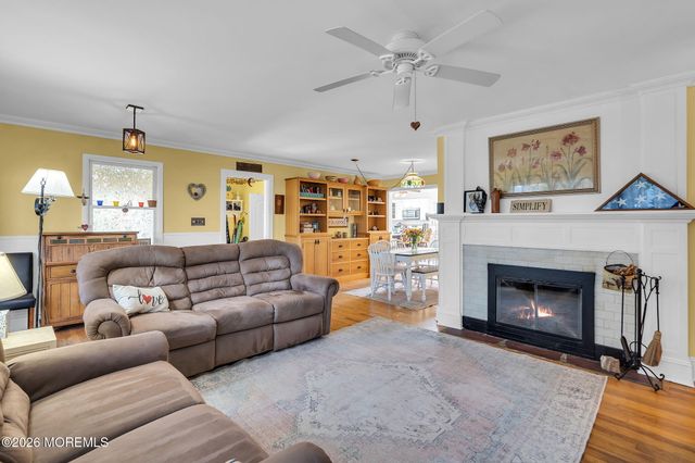 594 Robinhood Road, Brick, NJ 08724