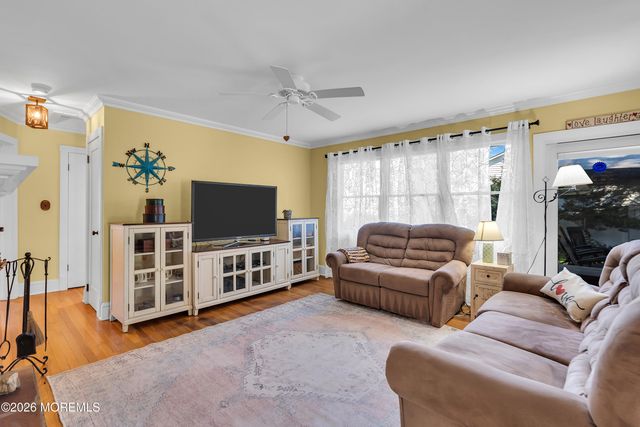 594 Robinhood Road, Brick, NJ 08724