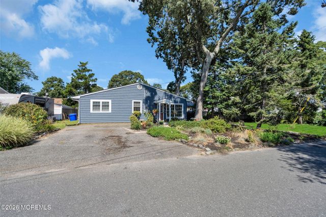 594 Robinhood Road, Brick, NJ 08724