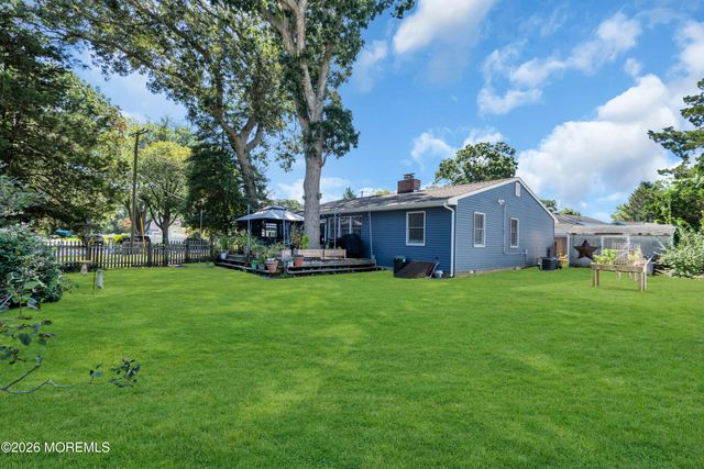 594 Robinhood Road, Brick, NJ 08724