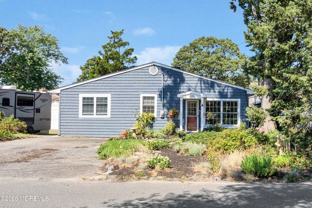 594 Robinhood Road, Brick, NJ 08724