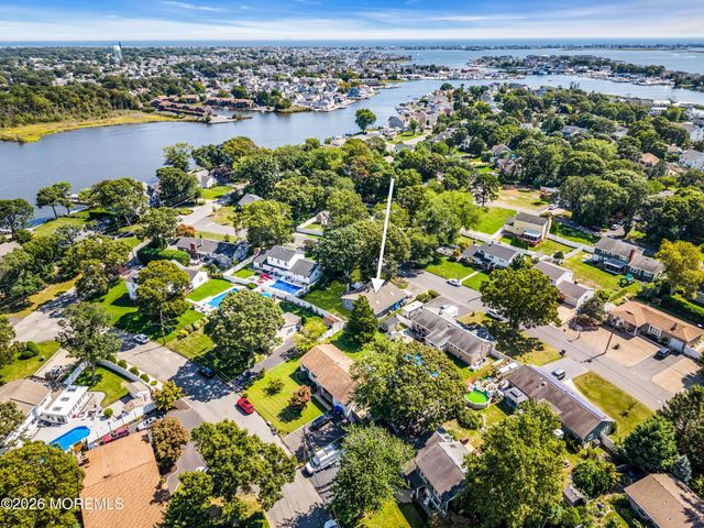 594 Robinhood Road, Brick, NJ 08724