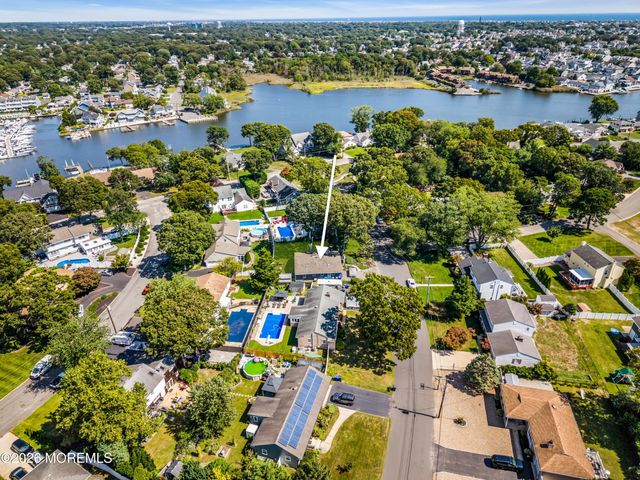 594 Robinhood Road, Brick, NJ 08724