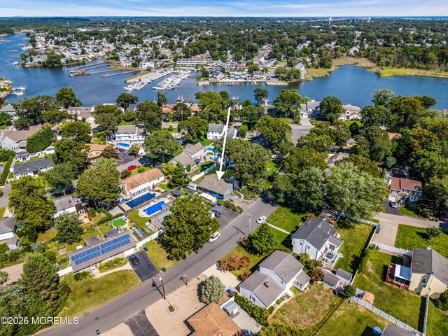 594 Robinhood Road, Brick, NJ 08724