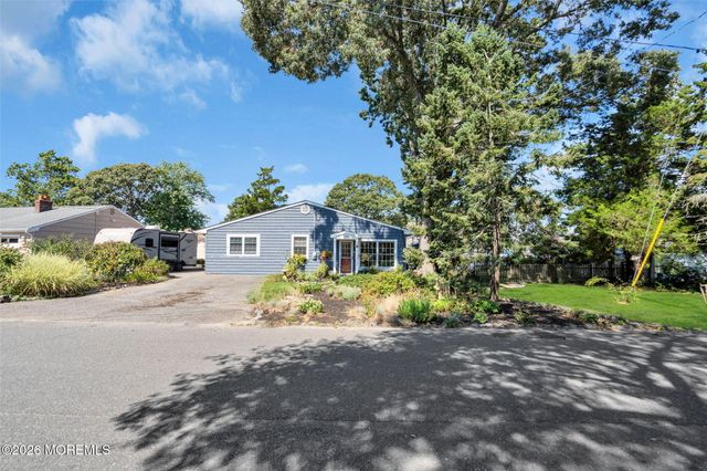 594 Robinhood Road, Brick, NJ 08724