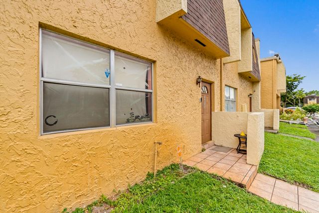 5655 BLUEBERRY Court 1, Lauderhill, FL 33313