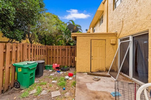 5655 BLUEBERRY Court 1, Lauderhill, FL 33313