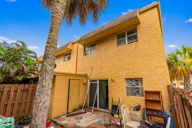 5655 BLUEBERRY Court 1, Lauderhill, FL 33313