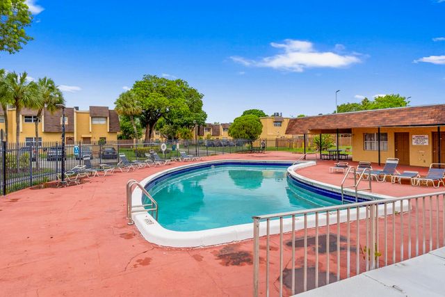 5655 BLUEBERRY Court 1, Lauderhill, FL 33313