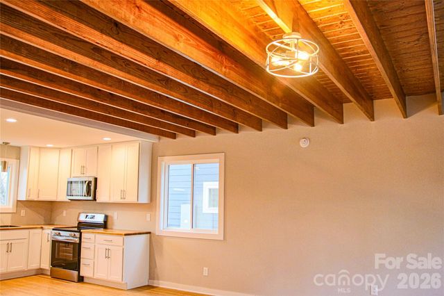 108 Lager Lane, Asheville, NC 28806