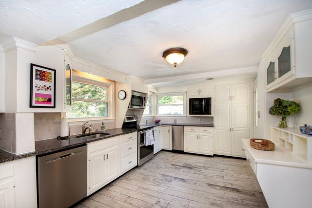88 Elm St, Milton, MA 02186