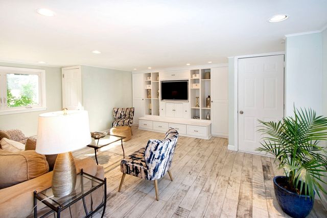 88 Elm St, Milton, MA 02186
