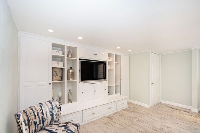 88 Elm St, Milton, MA 02186