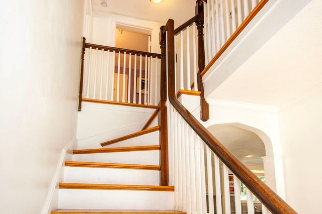 88 Elm St, Milton, MA 02186
