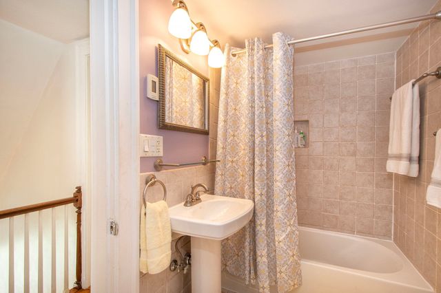 88 Elm St, Milton, MA 02186