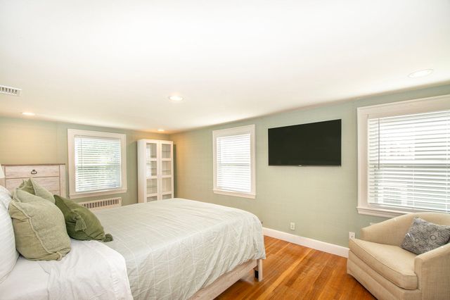 88 Elm St, Milton, MA 02186