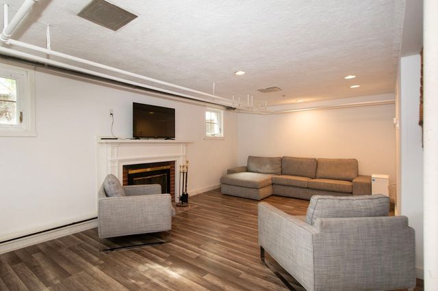 88 Elm St, Milton, MA 02186