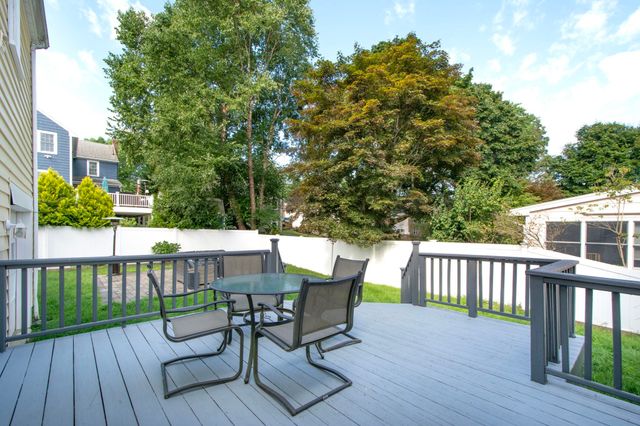 88 Elm St, Milton, MA 02186