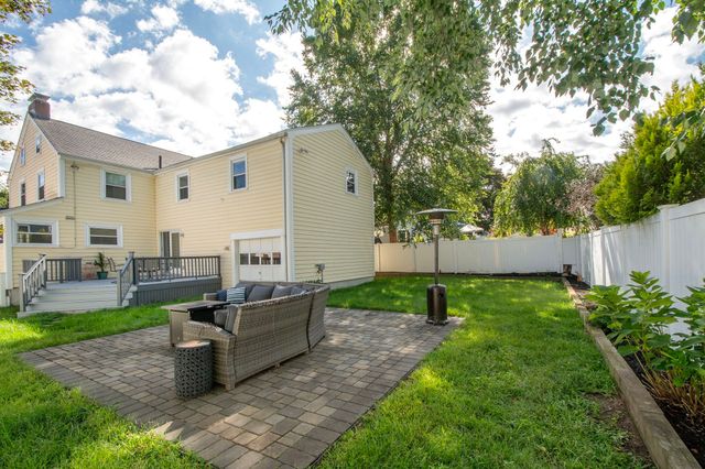 88 Elm St, Milton, MA 02186