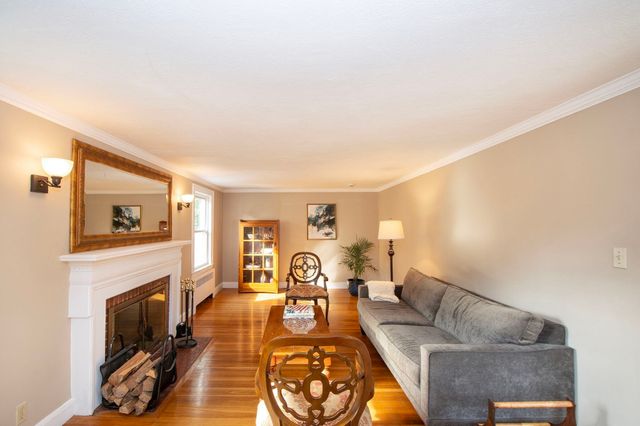 88 Elm St, Milton, MA 02186