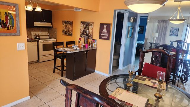 304 Wellington E 304, West Palm Beach, FL 33417