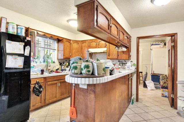 535 N Wilson Avenue, Fresno, CA 93728