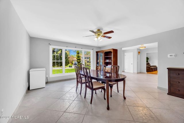 8 Glendale Drive, Manalapan, NJ 07726