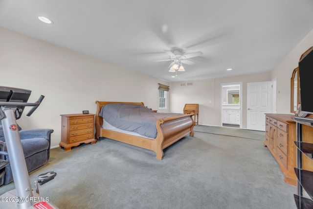 8 Glendale Drive, Manalapan, NJ 07726