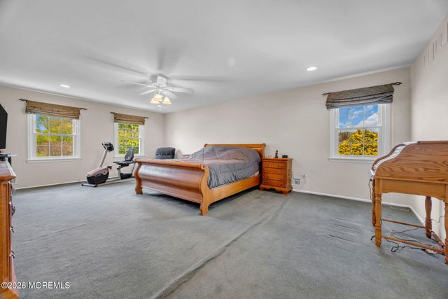 8 Glendale Drive, Manalapan, NJ 07726