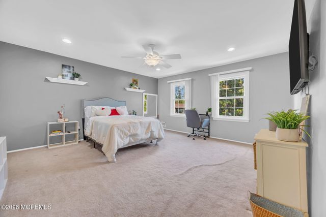 8 Glendale Drive, Manalapan, NJ 07726