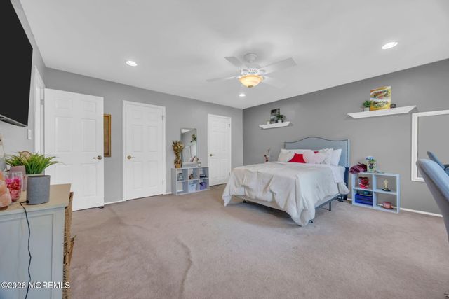 8 Glendale Drive, Manalapan, NJ 07726