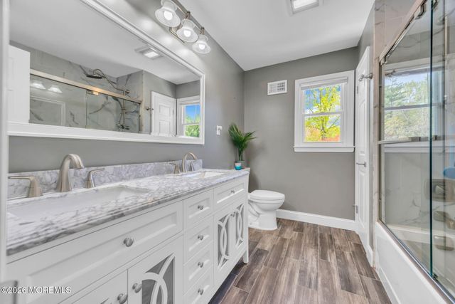 8 Glendale Drive, Manalapan, NJ 07726