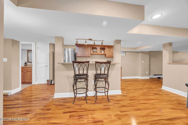 8 Glendale Drive, Manalapan, NJ 07726