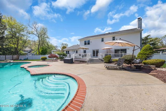 8 Glendale Drive, Manalapan, NJ 07726