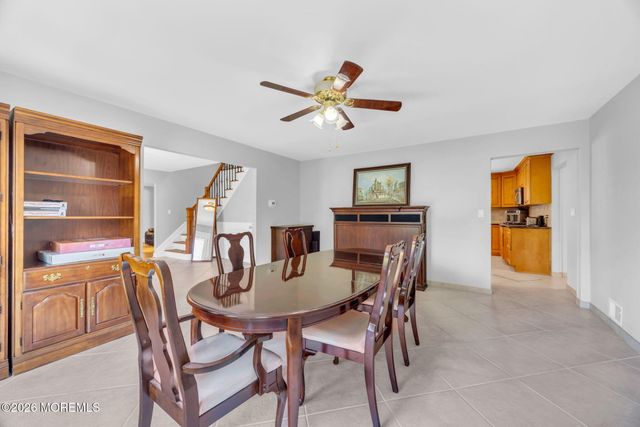 8 Glendale Drive, Manalapan, NJ 07726