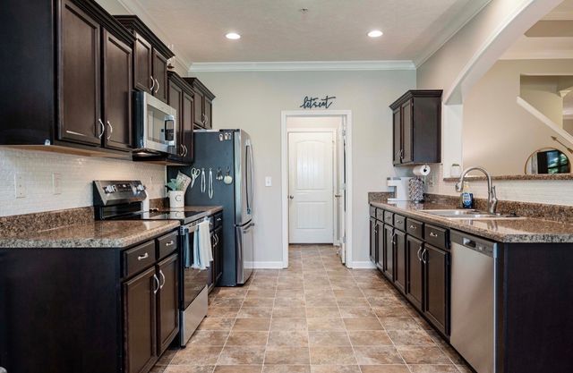 813 Silverhill Dr, Murfreesboro, TN 37129