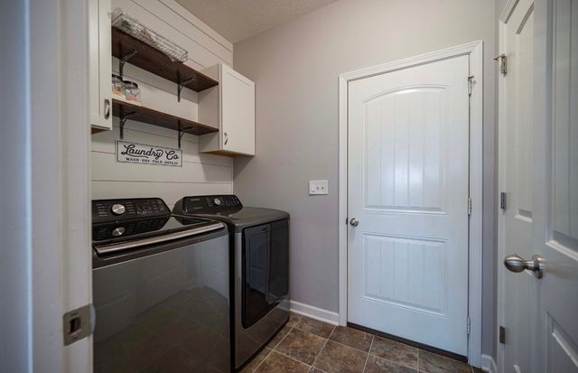 813 Silverhill Dr, Murfreesboro, TN 37129