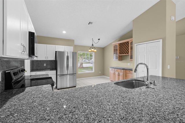 148 COUNTRY LAKES CIRCLE, Groveland, FL 34736
