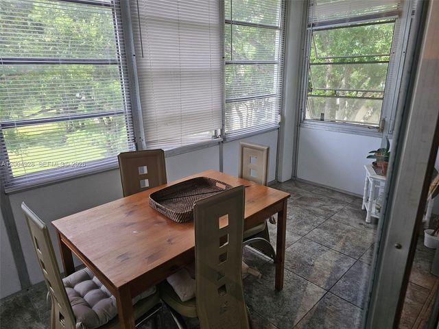 2998 NW 48th Ter 432, Lauderdale Lakes, FL 33313