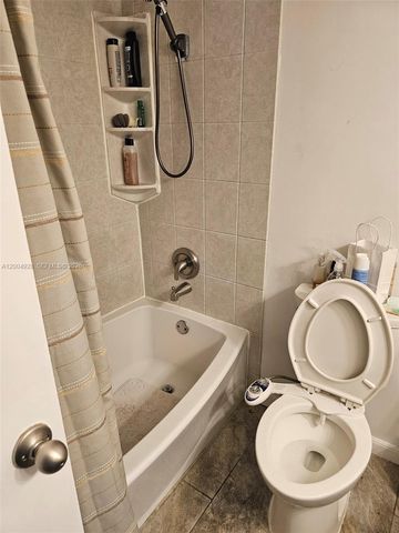 2998 NW 48th Ter 432, Lauderdale Lakes, FL 33313